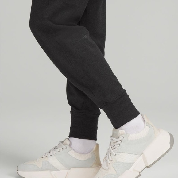 - Lululemon Ready to Rulu Classic-Fit High-Rise Jogger
Size 4 - Picture 3 of 11